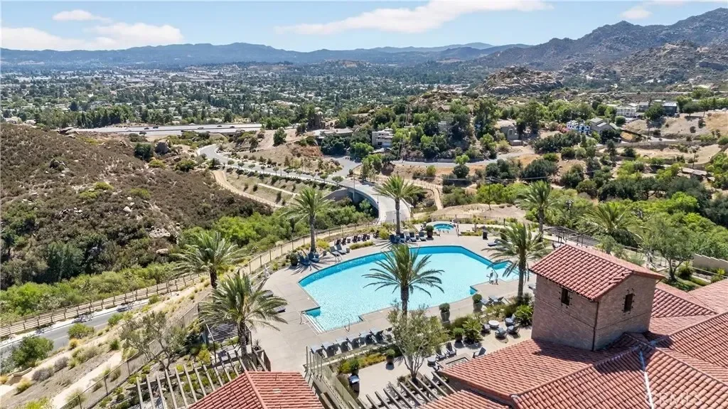 21219 Currant Ct, Los Angeles, California, United States. - Photo 40