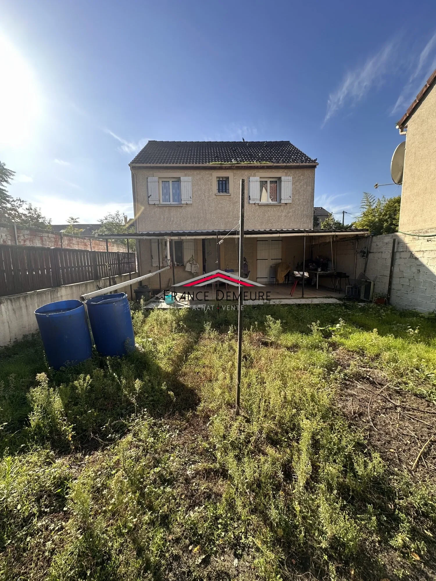 Exterior photo 4