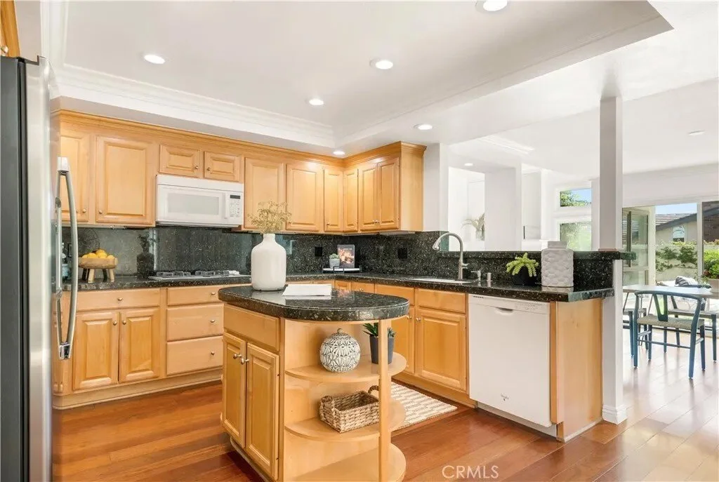 10 Shoal Drive, Newport Beach, California, United States. - Photo 3
