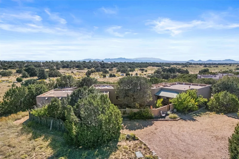 12 Calle Cabito , Santa Fe, NM 87508, Santa Fe, New Mexico, United States. - Photo 17