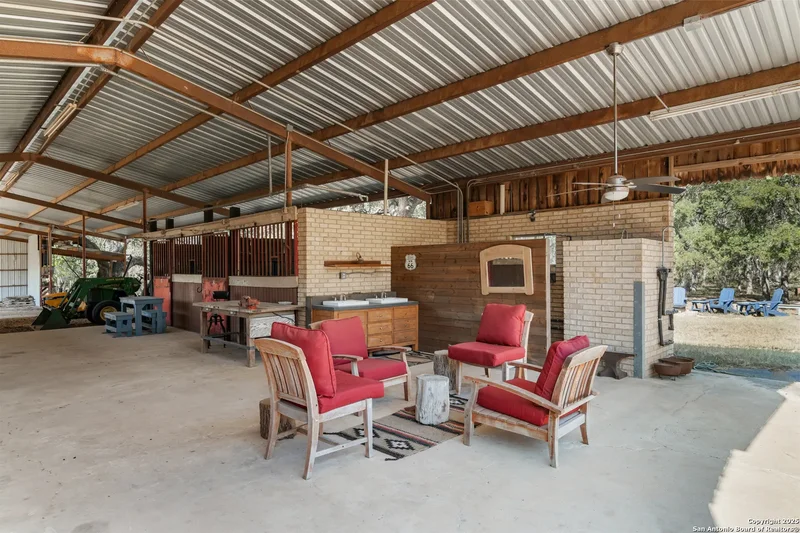 4025 Marion, Seguin, Texas, United States. - Photo 36