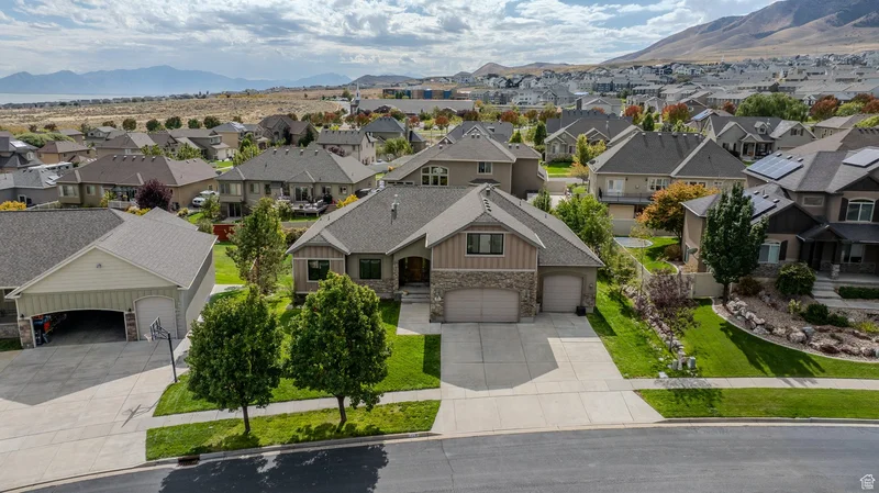 161 W SWEETBRIAR LN, Saratoga Springs, Utah, United States. - Photo 2