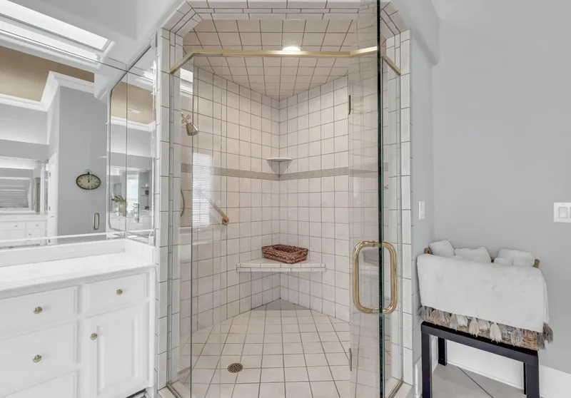 2360 Memorial Drive Ext, Clarksville, TN 37043, Clarksville, Tennessee, United States. - Photo 8