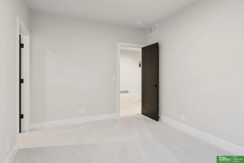 21056 Joseph Street, Elkhorn, NE 68022, Omaha, Nebraska, United States. - Photo 35