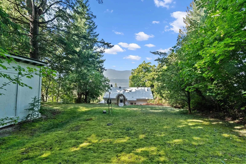 1430 Lakeshore Road NE, Salmon Arm, BC V1E 2V7, Salmon Arm, British Columbia, Canada. - Photo 26