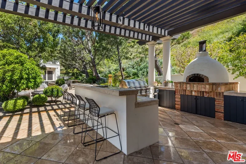 9904 Kip Drive, Beverly Hills, California, United States. - Photo 20