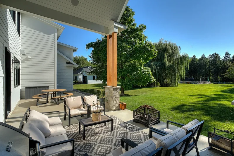 720 Ch. Authier, Mont-Saint-Hilaire, Quebec, Canada. - Photo 18