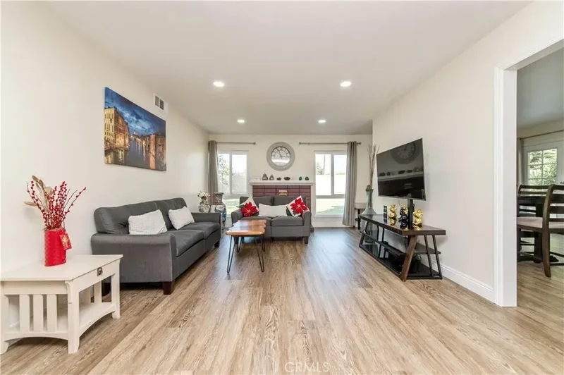 649 Heather, Placentia, California, United States. - Photo 3