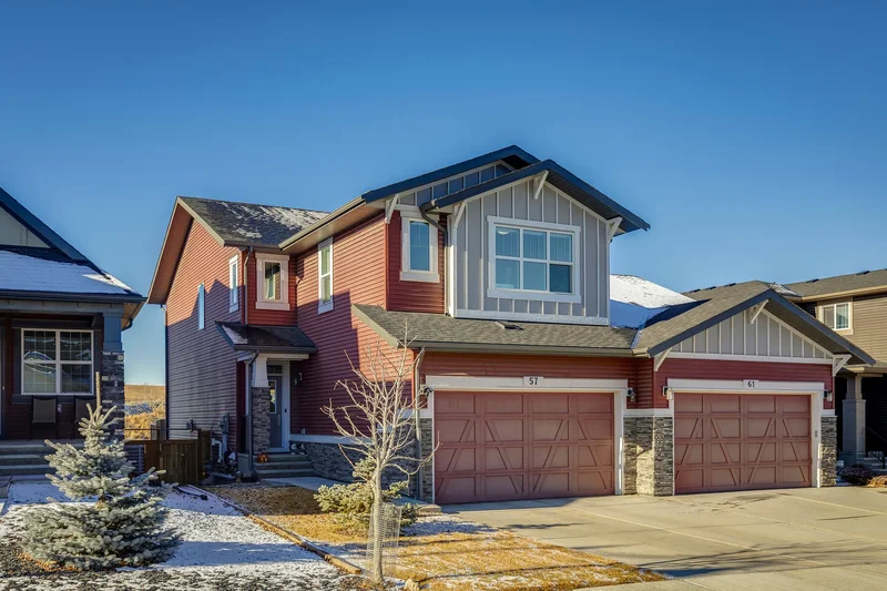 57 Crestridge Bay SW, Calgary, AB T3B 6H2, Calgary, Alberta, Canada. - Photo 1