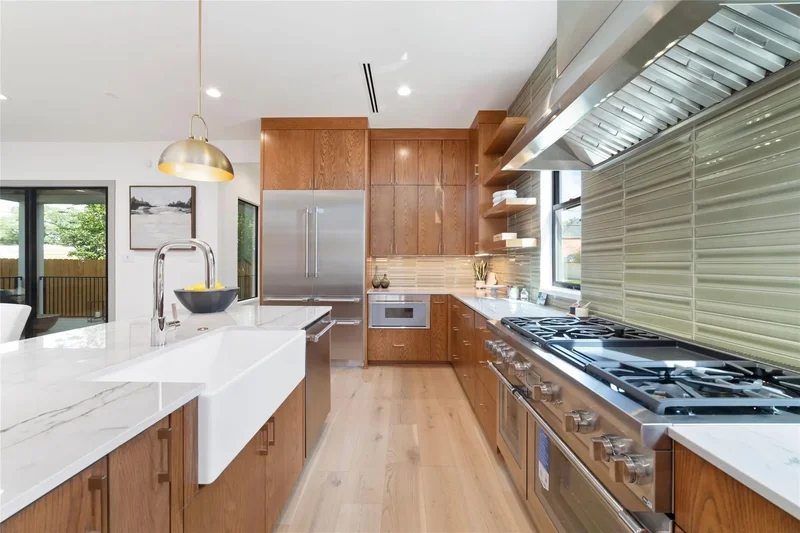 5200 Beech Street, Bellaire, Texas, United States. - Photo 17