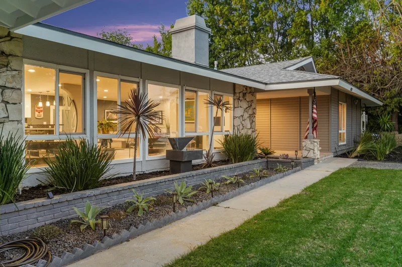 9841 Donna Avenue , Los Angeles, CA 91324, Los Angeles, California, United States. - Photo 9