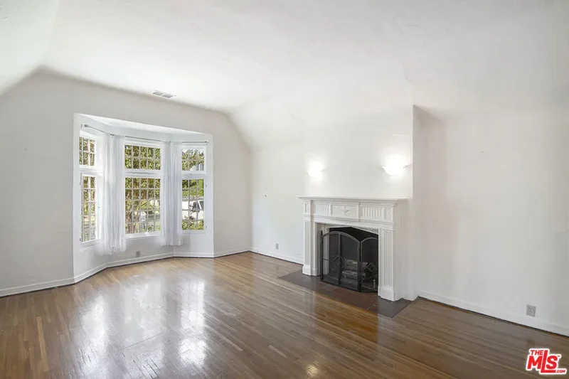1016 S Curson Avenue, Los Angeles, California, United States. - Photo 26