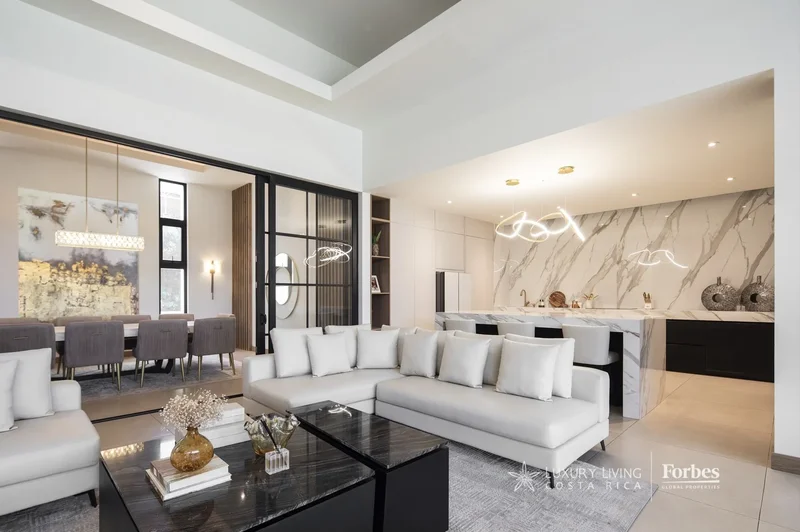 21073 - Modern Luxury Single-Story Home with High-End Finishes
