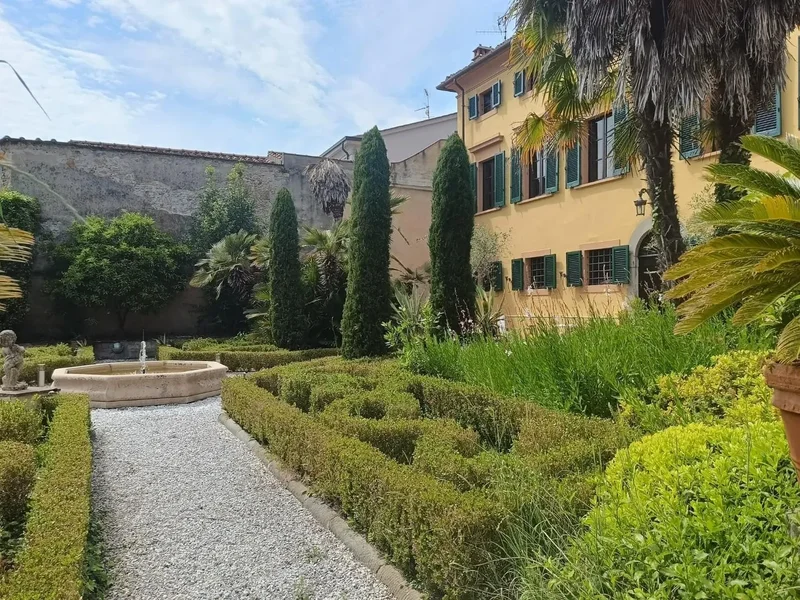 Via di Poggio Seconda,, Lucca, Italy. - Photo 35