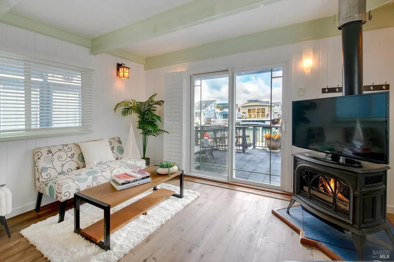 7 W Pier, Sausalito, California, United States. - Photo 6