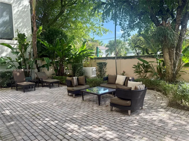 3508 Bayshore Villas Dr, Miami, Florida, United States. - Photo 8