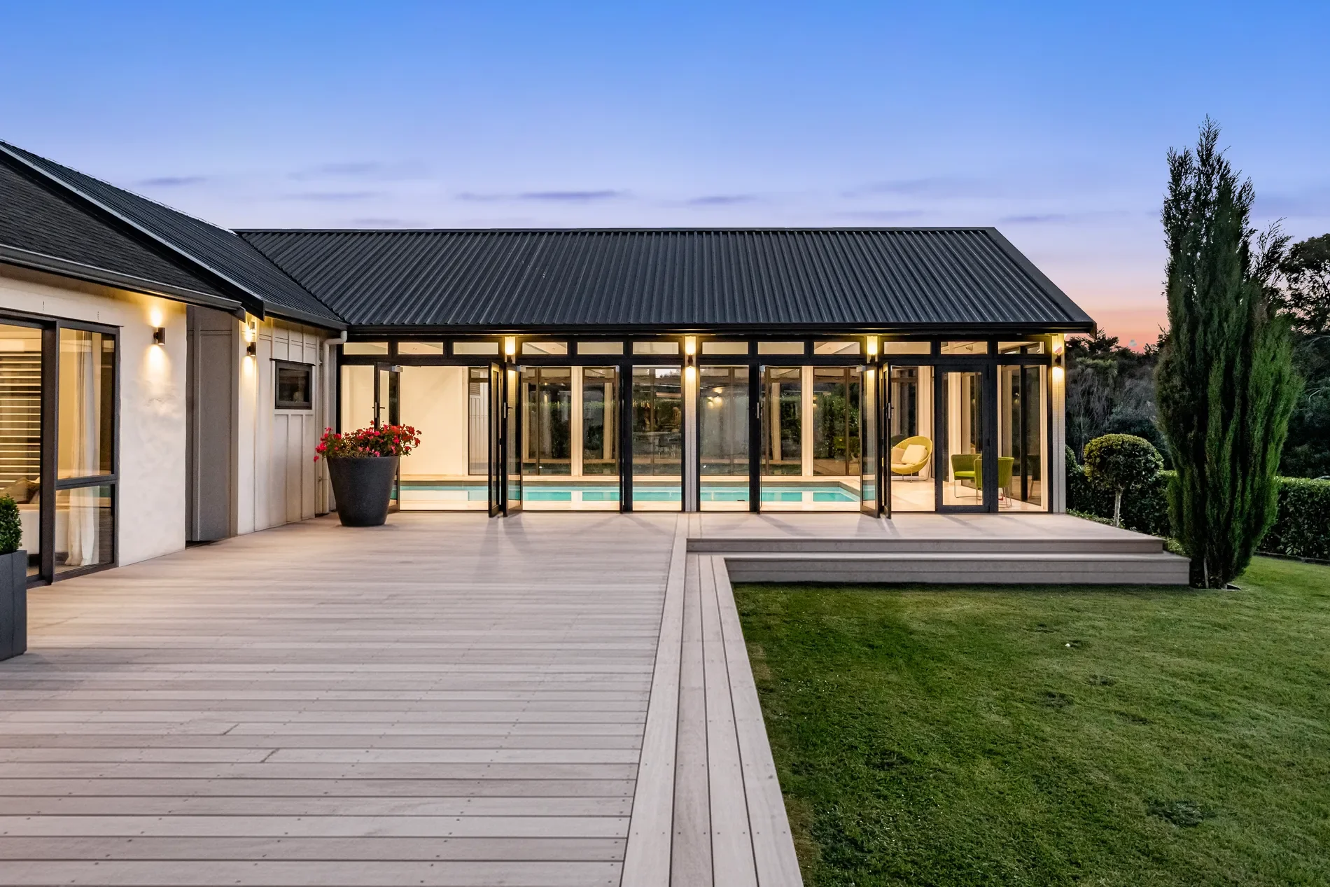 Exterior photo 12