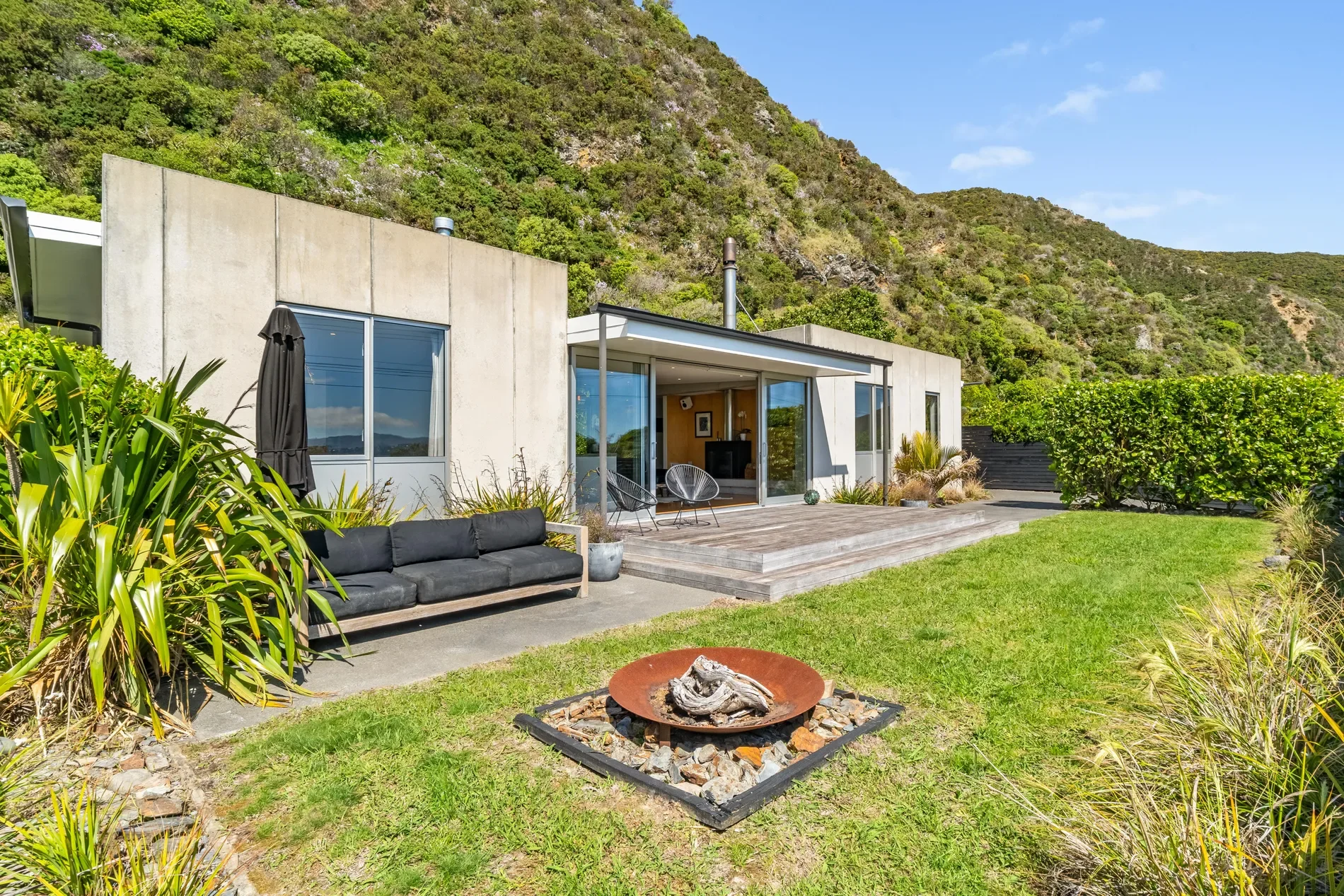 Exterior photo 3