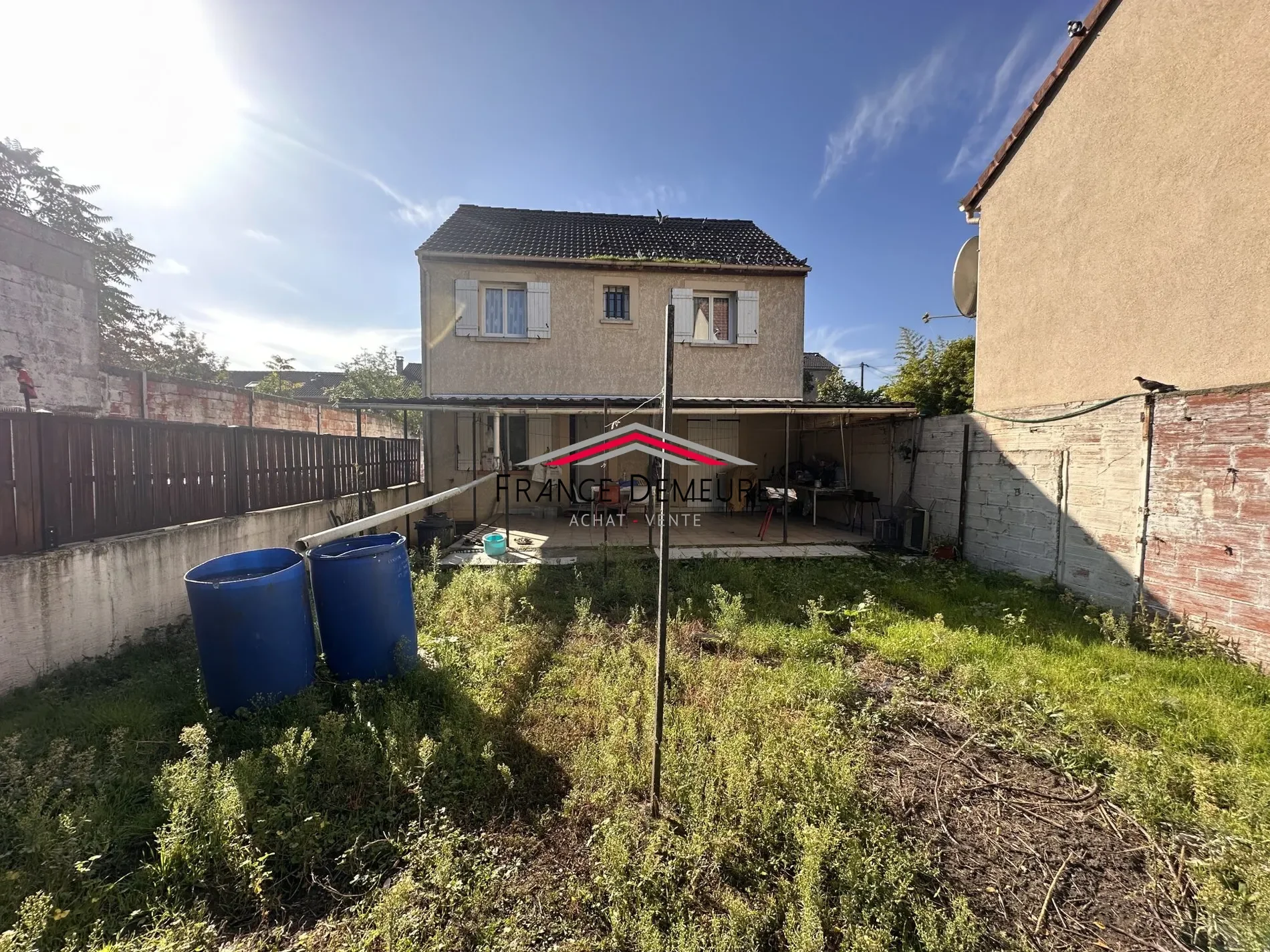 Exterior photo 3