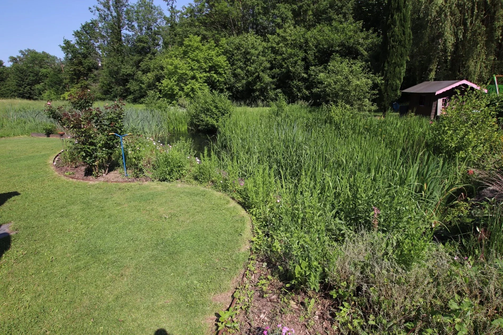 Exterior photo 3