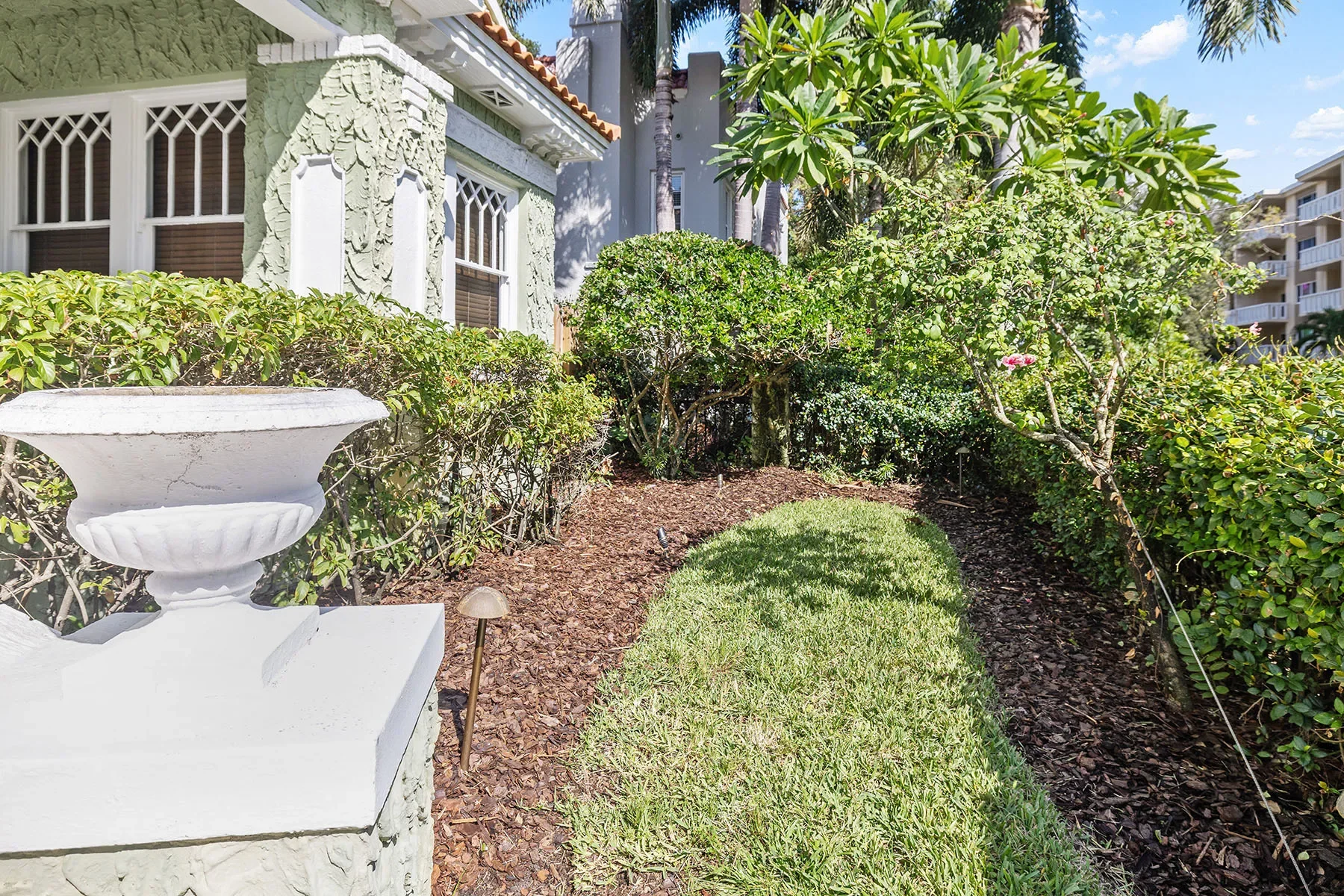Exterior photo 12