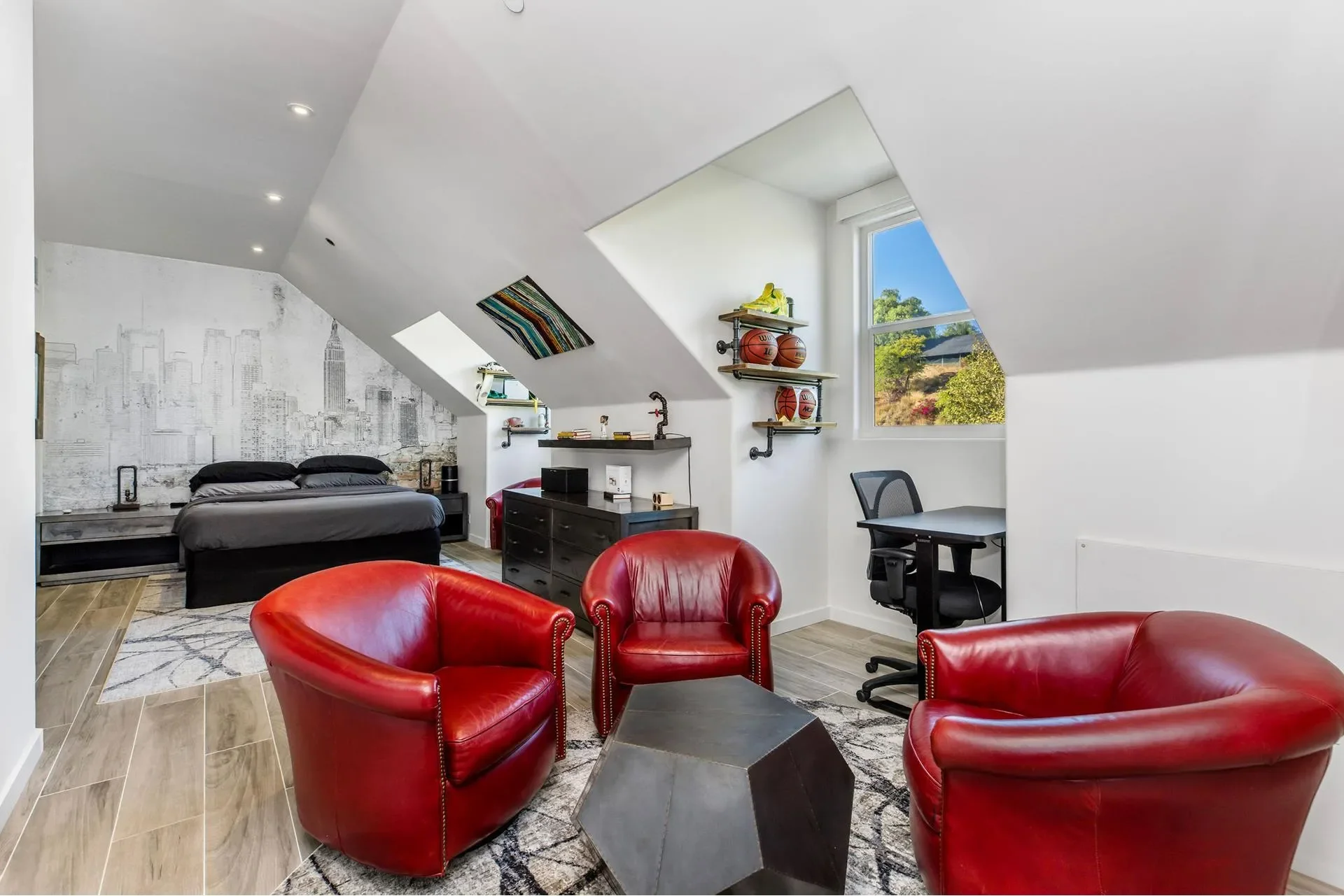 207 SADDLEBOW Road, Bell Canyon, California, United States. - Photo 2