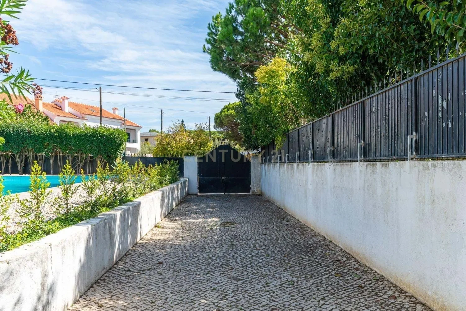 Rua das Perdizes, Cascais e Estoril, Lisbon, Portugal. - Photo 35