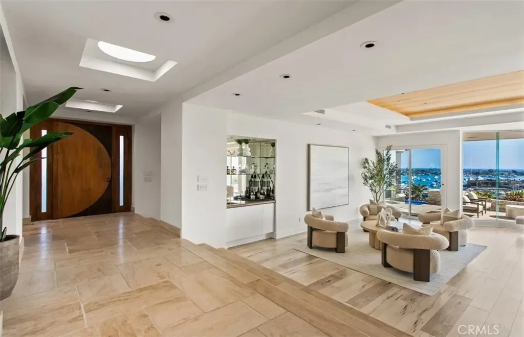 1535 Dolphin Terrace, Newport Beach, California, United States. - Photo 2