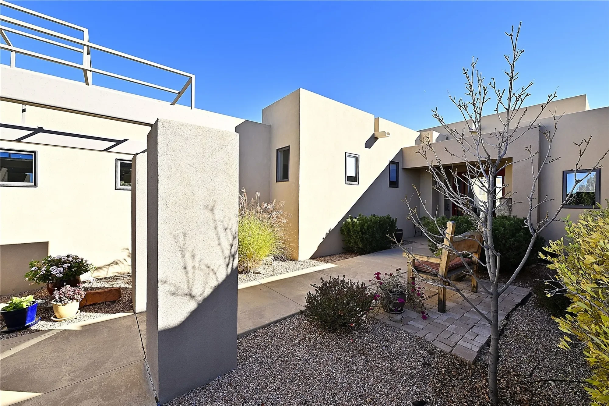 570 Via Arista, Santa Fe, NM 87506, Santa Fe, New Mexico, United States. - Photo 2