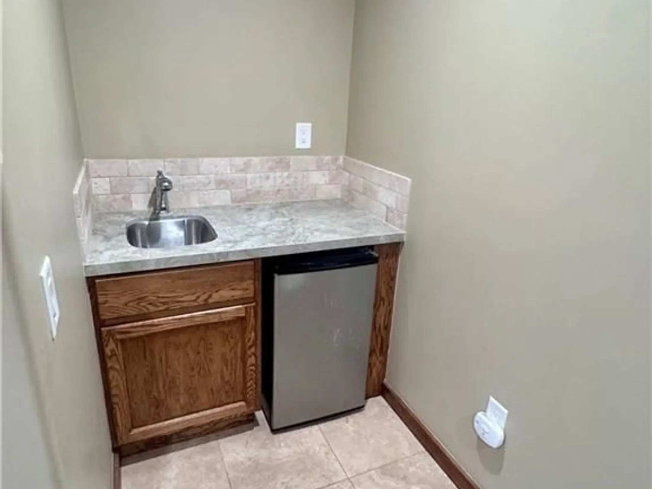 26357 Hillcrest Avenue , Lomita, CA 90717, Lomita, California, United States. - Photo 9