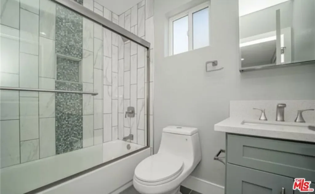 1348 E Vernon Avenue, Los Angeles, California, United States. - Photo 17
