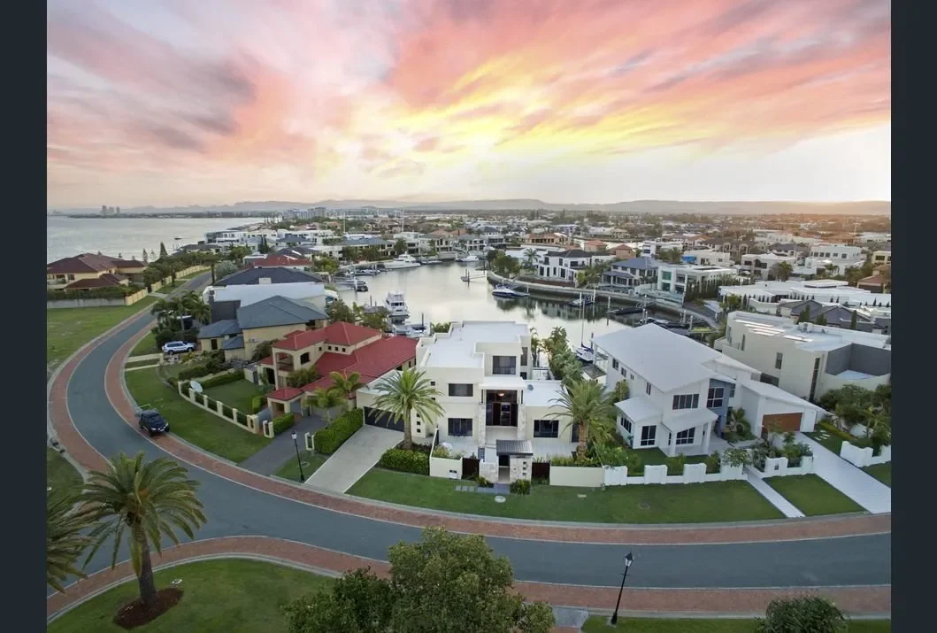 PARADISE POINT, King Charles Drive, Paradise Point, Queensland, Australia. - Photo 9