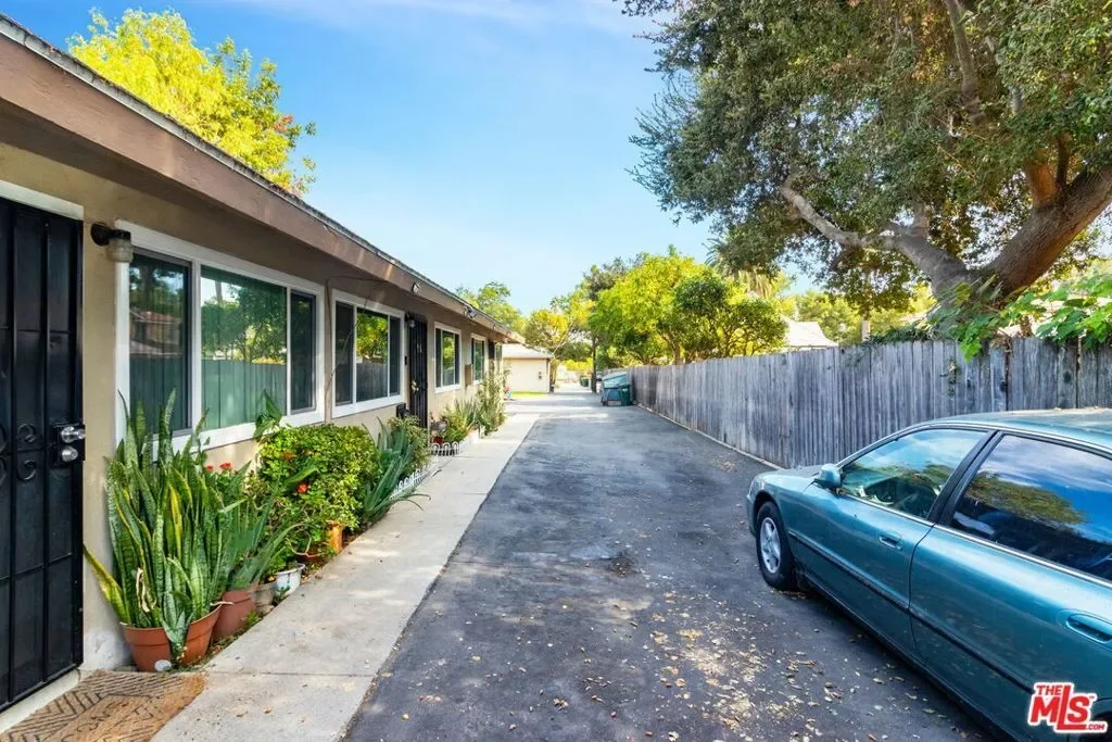 965 N Summit Avenue, Altadena, California, United States. - Photo 8