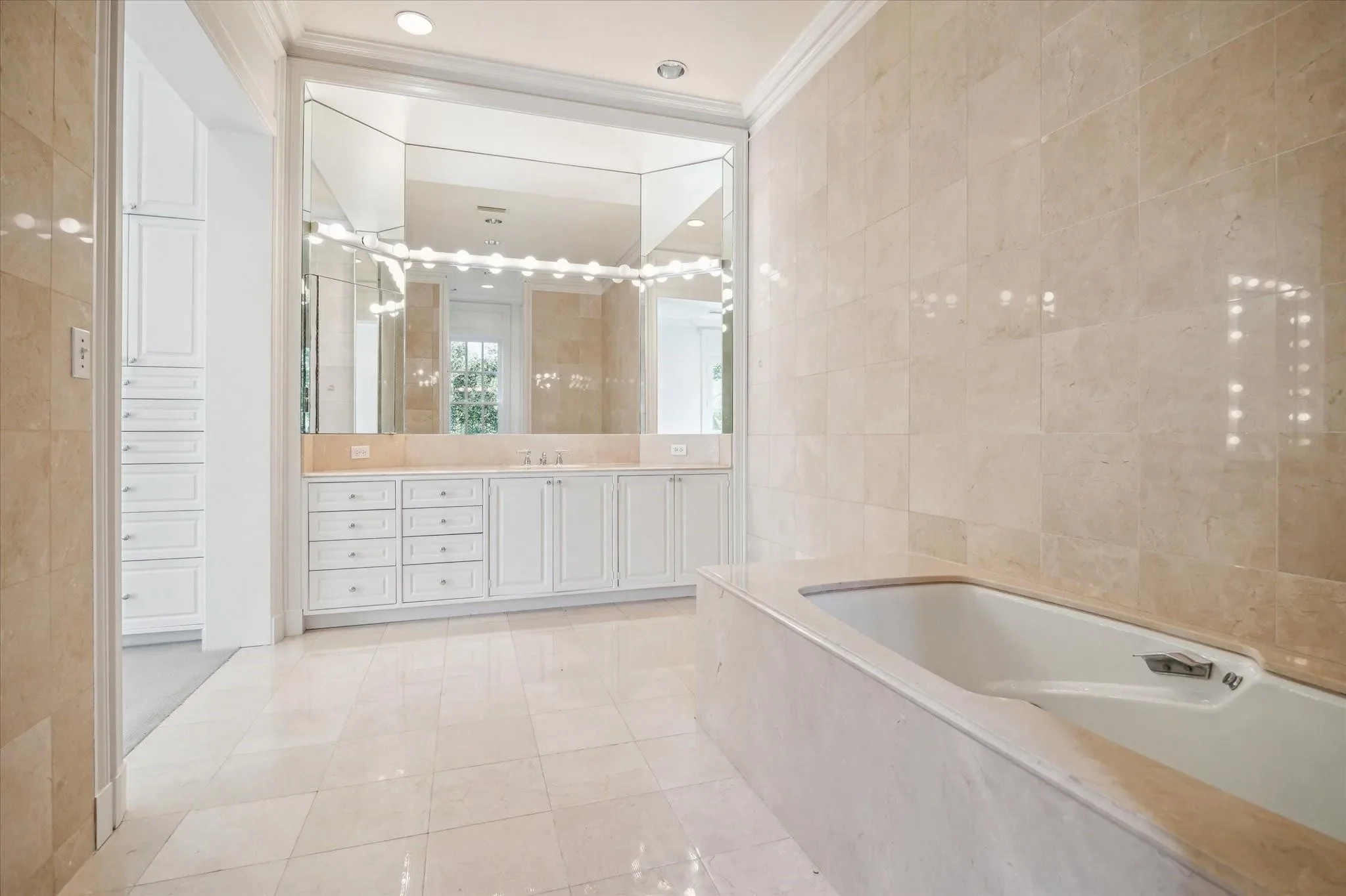 3665 Knollwood Street, Houston, Texas, United States. - Photo 19