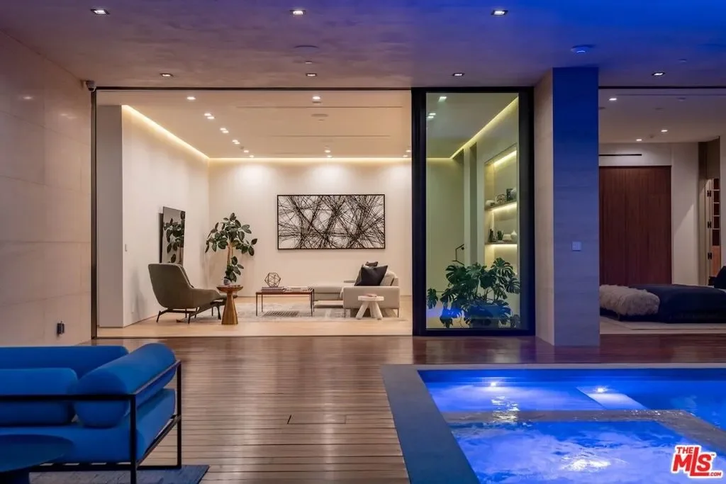 3748 Berry Drive, Los Angeles, California, United States. - Photo 8