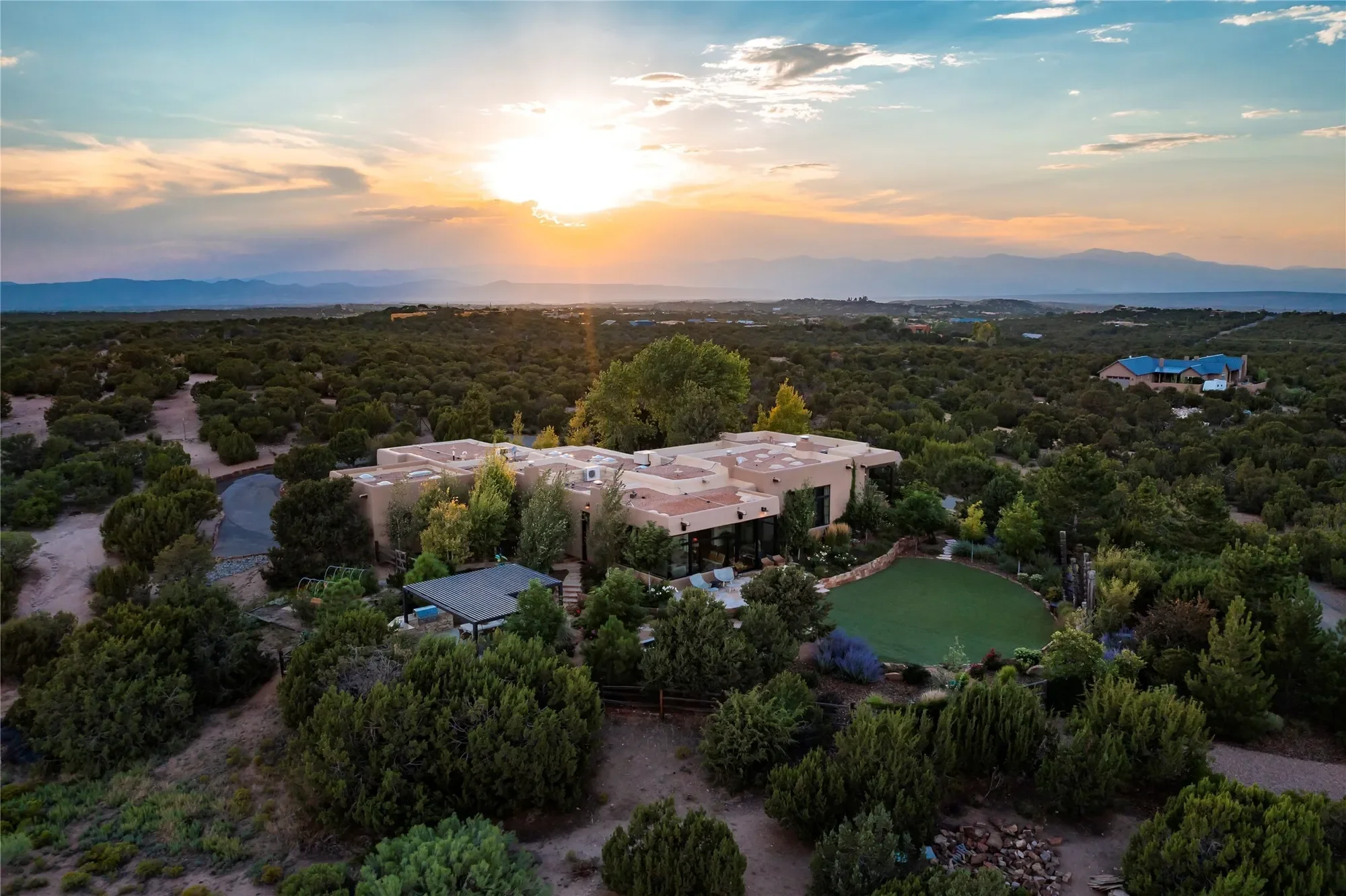 88 Tano Road, Santa Fe, NM 87506, Santa Fe, New Mexico, United States. - Photo 42