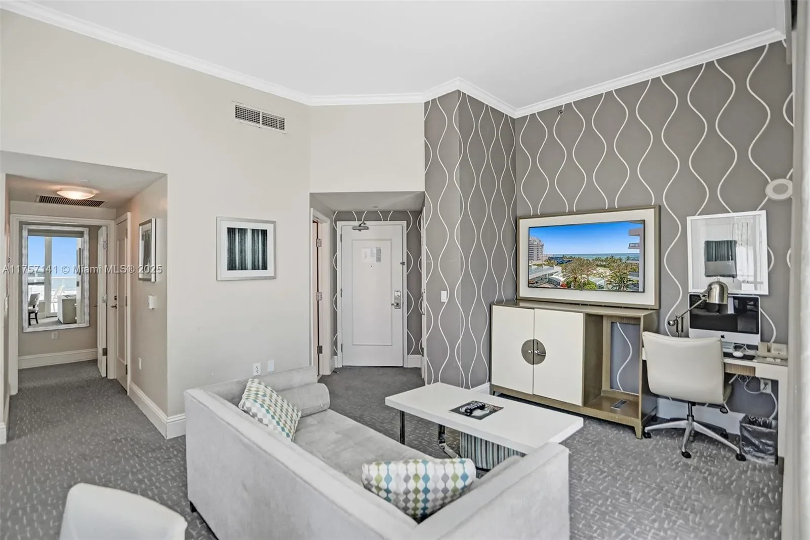 4401 Collins Ave 702/704, Miami Beach, Florida, United States. - Photo 9