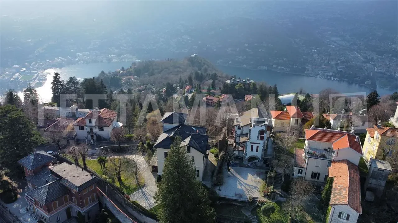 Brunate, Lombardy, Italy. - Photo 27