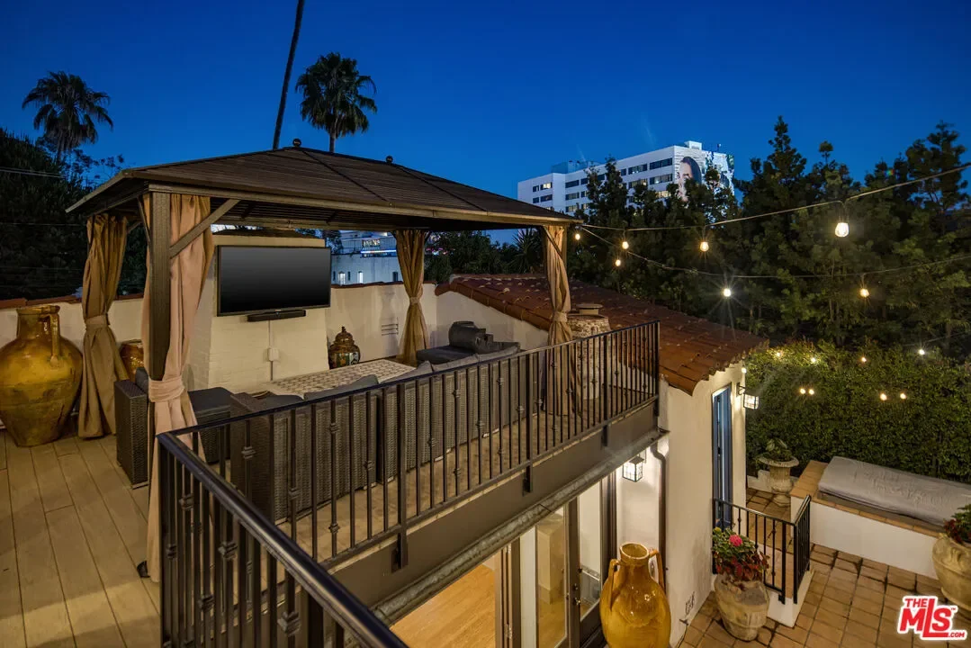 1417 Queens Rd, Los Angeles, California, United States. - Photo 8