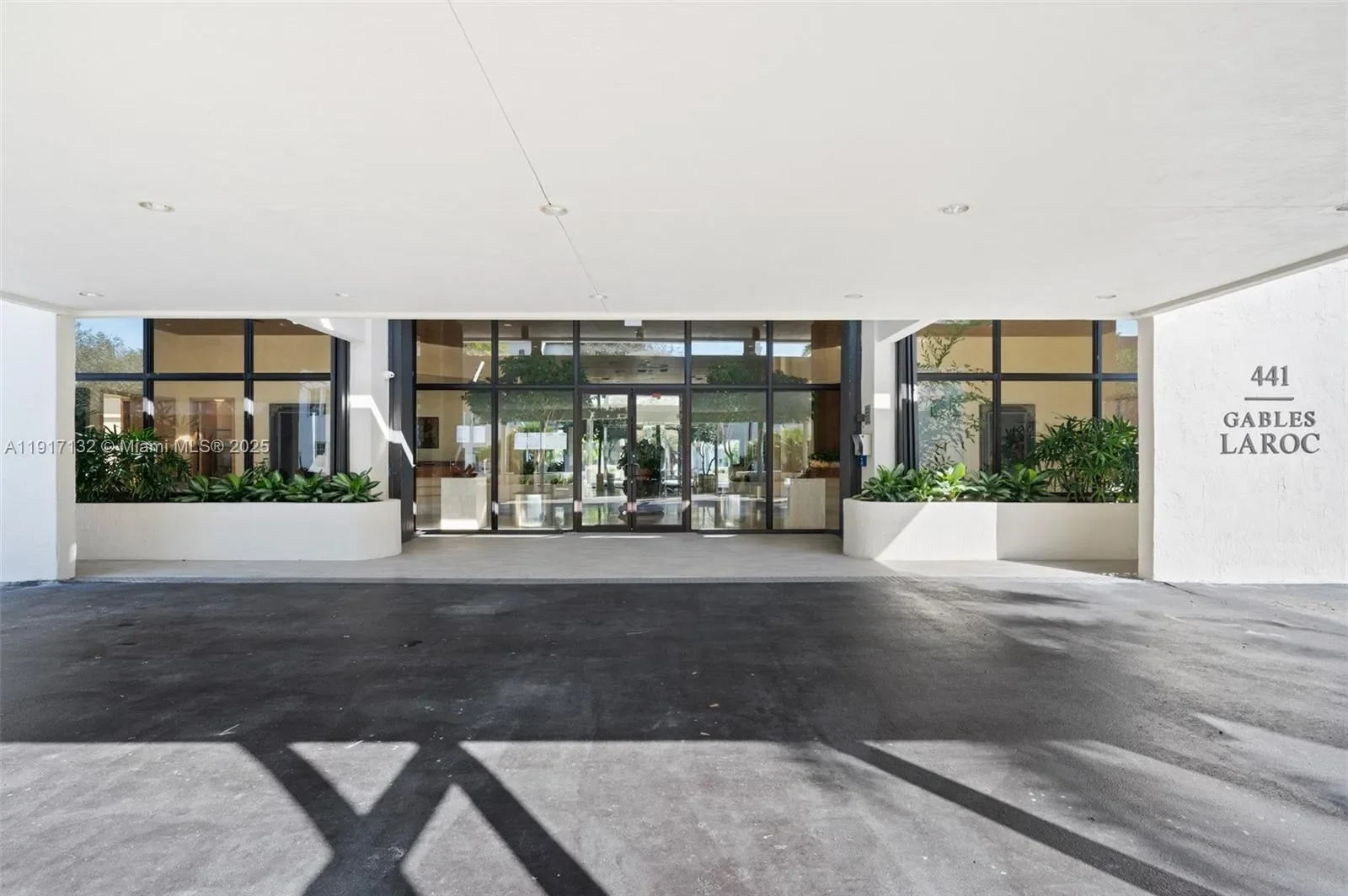 441 Valencia Ave 1201, Coral Gables, Florida, United States. - Photo 2