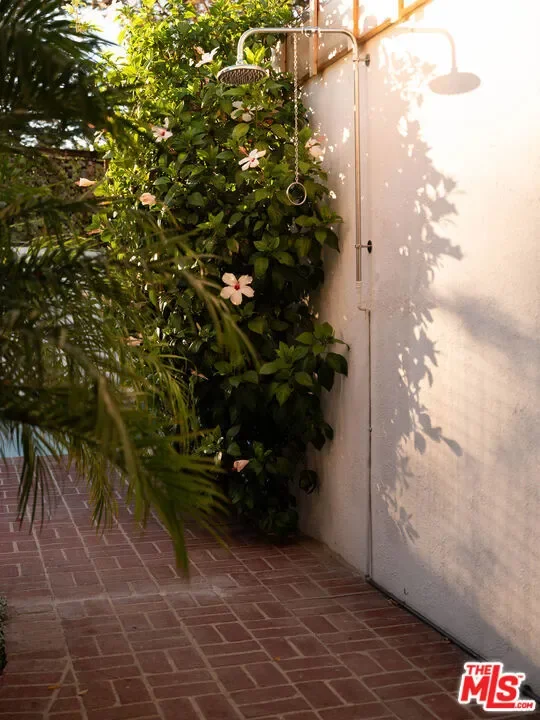3307 Bonnie Hill Drive, Los Angeles, California, United States. - Photo 26
