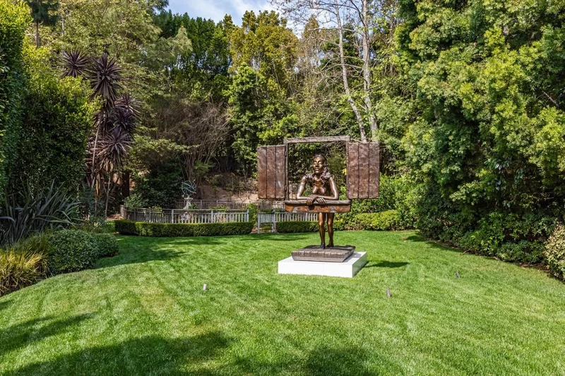 615 North Tigertail Road, Los Angeles, CA 90049, Los Angeles, California, United States. - Photo 16