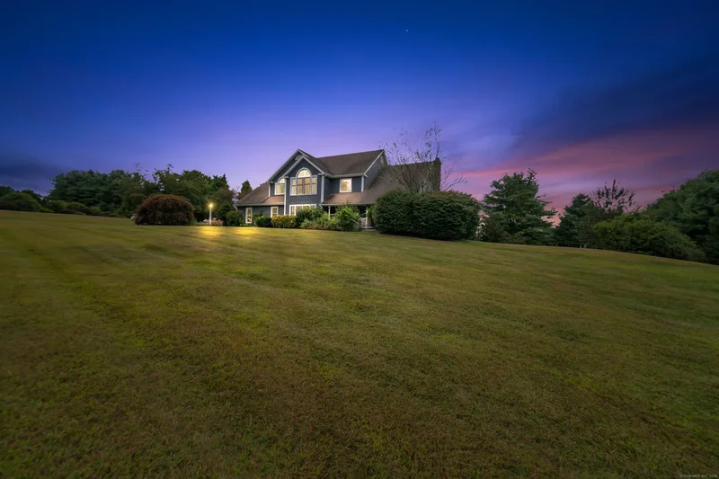 7 Charter Ridge Drive, Newtown, Connecticut, United States. - Photo 38