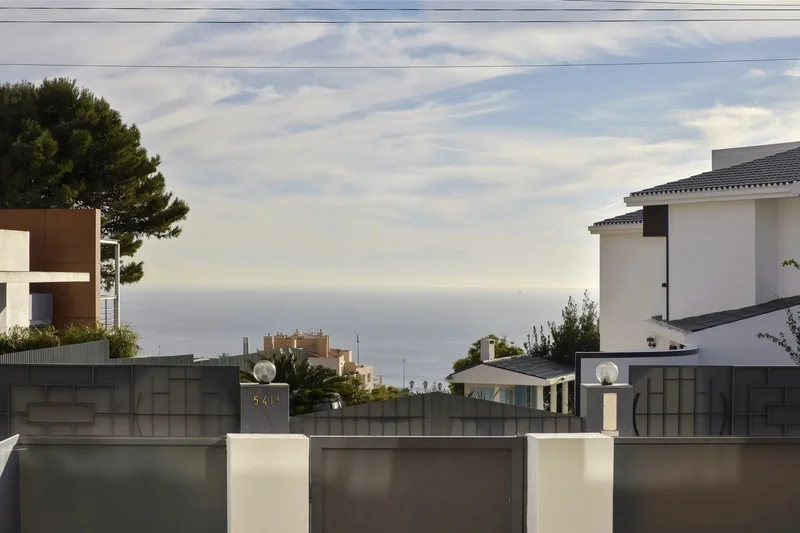 Villa in the Parede Gardens with sea view