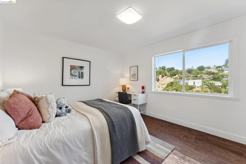 295 Scenic Ave, Oakland, California, United States. - Photo 20
