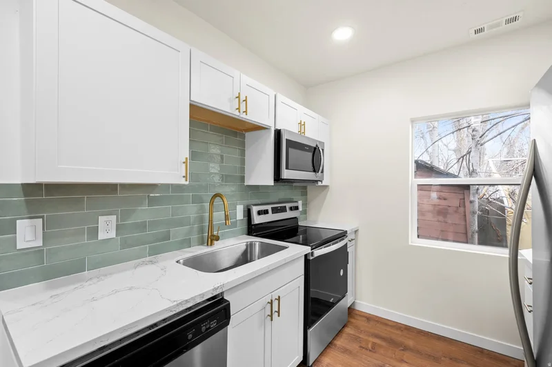 563 S DENVER ST, Salt Lake City, Utah, United States. - Photo 38