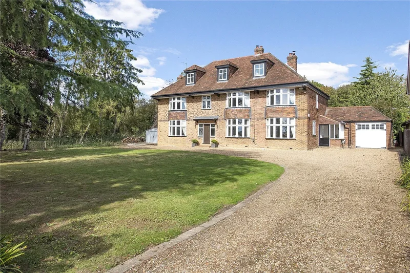 8 bedroom Detached House for sale in Cambridge