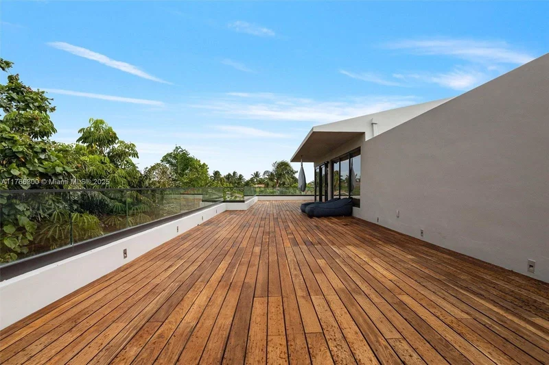 610 Harbor Cir, Key Biscayne, Florida, United States. - Photo 47