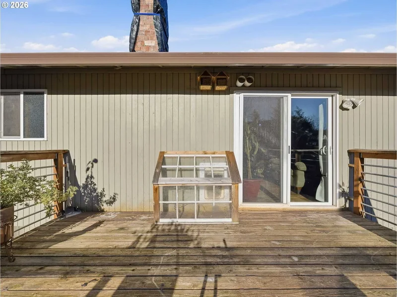 1960 SW 13TH CT, Gresham, Oregon, United States. - Photo 15