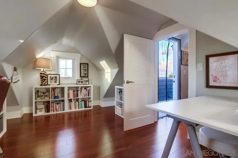 240 B Avenue, Coronado, California, United States. - Photo 41